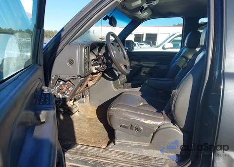 2003 Chevrolet Avalanche 1500 from USA, damaged, VIN 3GNEK13T23G185400